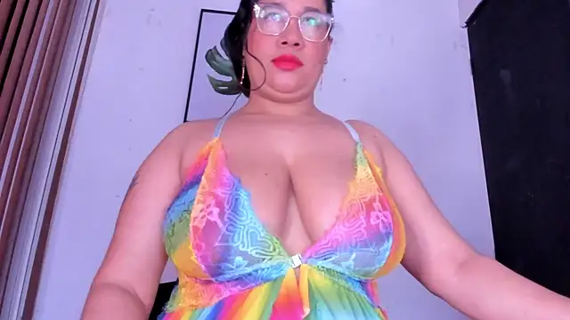 Snapshot of alondrabigtits chatting on June 9, 2026, 12:06 pm alondrabigtits online show from June 9, 2026, 12:06 pm