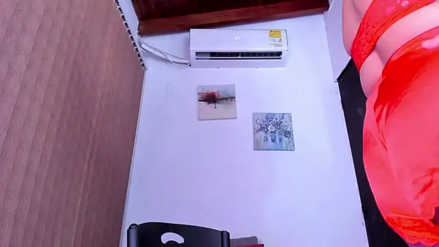 Snapshot of alondrabigtits chatting on March 17, 2026, 9:34 am alondrabigtits online show from March 17, 2026, 9:34 am