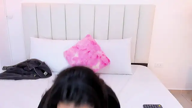 Ada Monroe10 online show from March 18, 2025, 1:23 pm