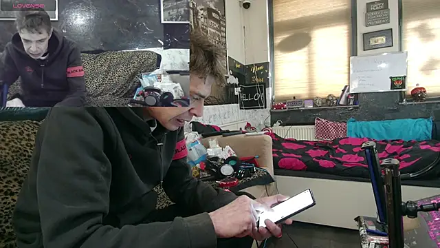 Doggyray44 online show from February 21, 2025, 6:48 pm