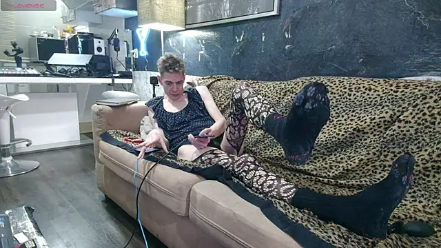 Doggyray44 online show from January 23, 2025, 1:51 am