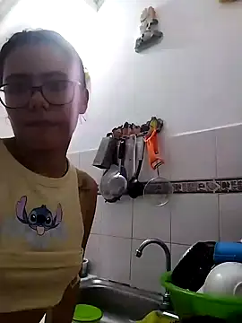 LindsayMoon online show from December 17, 2025, 9:53 pm