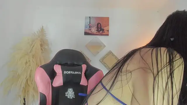 kattadoll online show from March 14, 2026, 9:43 pm