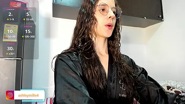  ashleymiller online show from October 4, 2025, 7:15 pm