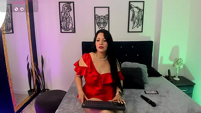 FelinaJohnson online show from October 18, 2025, 3:47 pm