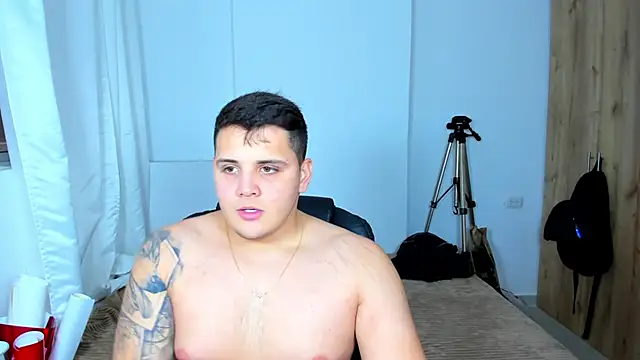 Snapshot of jhonstark09 chatting on December 16, 2024, 7:54 pm jhonstark09 online show from December 16, 2024, 7:54 pm