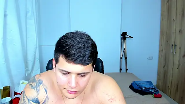 Snapshot of jhonstark09 chatting on February 14, 2025, 4:26 am jhonstark09 online show from February 14, 2025, 4:26 am