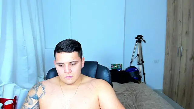 Snapshot of jhonstark09 chatting on December 19, 2024, 4:35 pm jhonstark09 online show from December 19, 2024, 4:35 pm