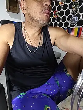 latinmartin73 online show from June 20, 2026, 2:05 am