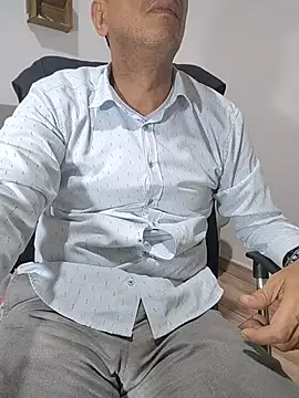 latinmartin73 online show from June 10, 2026, 12:56 am