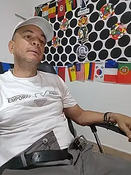 latinmartin73 online show from June 27, 2026, 7:42 pm