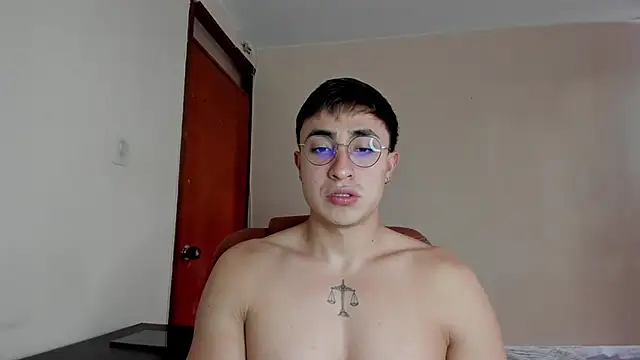 Leoknight online show from March 21, 2025, 10:06 pm