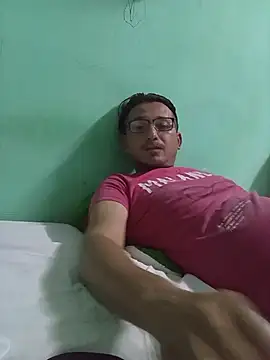 Andresguz35 online show from November 12, 2025, 4:27 am