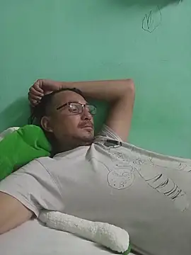 Andresguz35 online show from November 17, 2025, 3:10 am