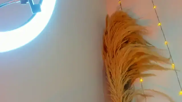 Maisa issa online show from October 7, 2025, 1:23 pm