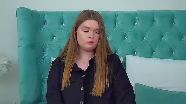 CrystalLyons online show from May 23, 2026, 7:29 am