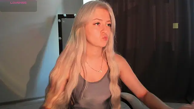 Lana Younes online show from October 10, 2025, 12:06 pm