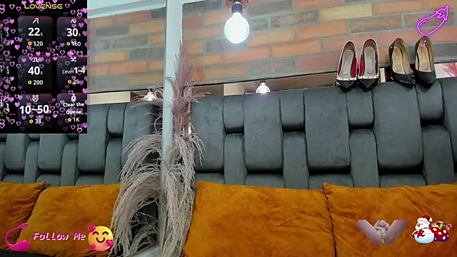 JESSYCORTES online show from November 10, 2025, 2:55 pm