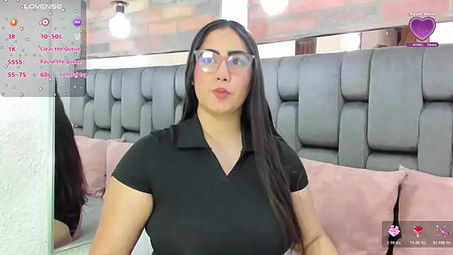 JESSYCORTES online show from June 5, 2026, 2:27 am