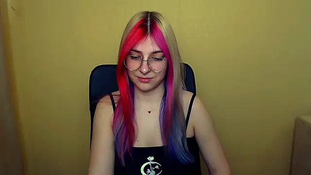 Luna Lush  online show from March 5, 2025, 11:38 am