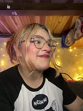 SophiaWeestt99 online show from January 18, 2026, 5:22 am