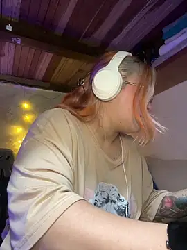 SophiaWeestt99 online show from February 9, 2026, 5:16 am