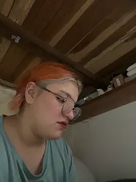 SophiaWeestt99 online show from November 5, 2025, 3:20 am