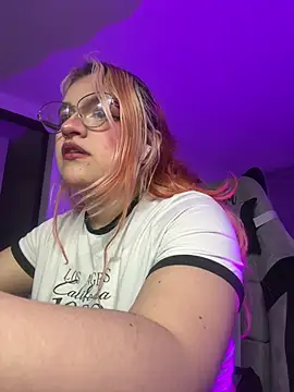 SophiaWeestt99 online show from July 7, 2026, 2:14 am