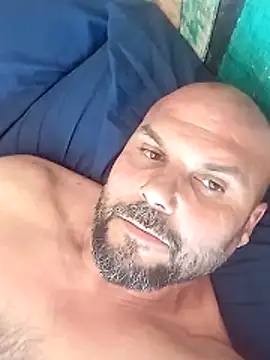 Snapshot of Javierchico chatting on May 19, 2026, 11:39 am Javierchico online show from May 19, 2026, 11:39 am