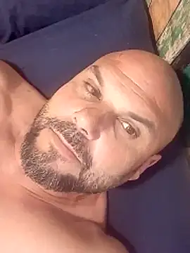 Snapshot of Javierchico chatting on May 15, 2026, 9:46 pm Javierchico online show from May 15, 2026, 9:46 pm