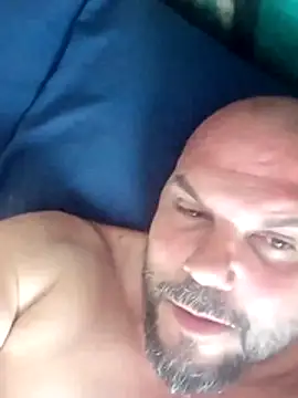 Snapshot of Javierchico chatting on May 13, 2026, 7:04 am Javierchico online show from May 13, 2026, 7:04 am