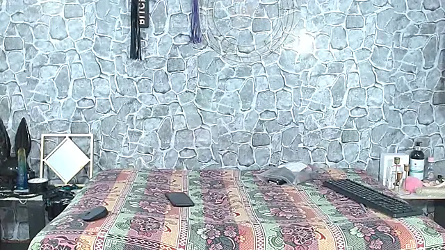 Aynle-toms online show from February 19, 2026, 8:17 pm