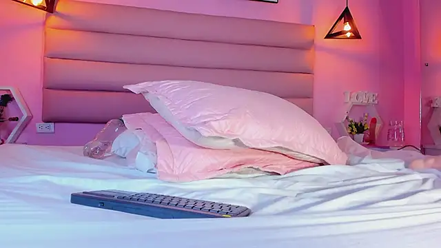 Katta Gil online show from March 22, 2025, 8:15 pm