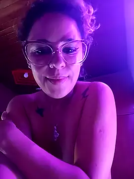 mariposapontiak420 online show from February 15, 2025, 9:16 am