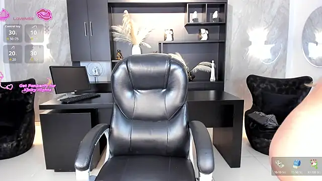 RebeccaHudson online show from July 30, 2026, 7:57 pm