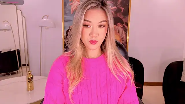 RebeccaHudson online show from June 8, 2026, 7:47 pm