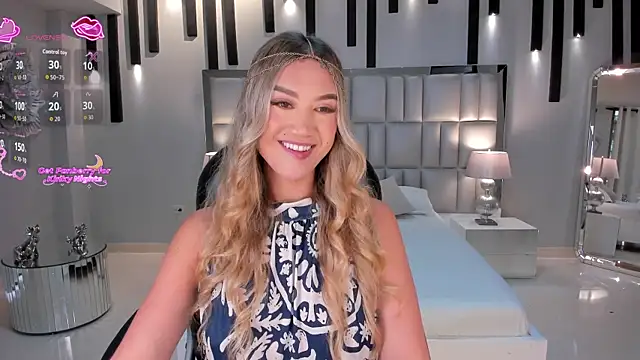 RebeccaHudson online show from July 12, 2026, 5:47 pm