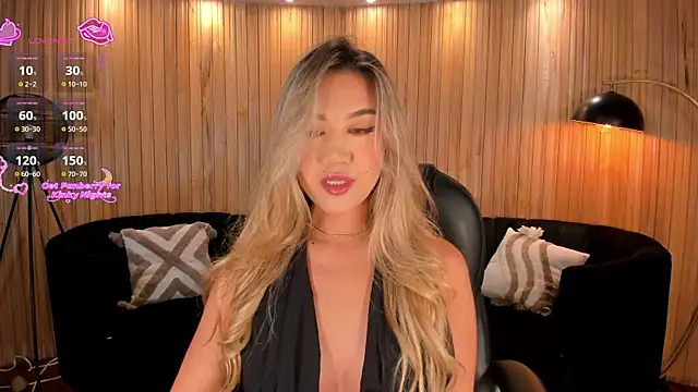 RebeccaHudson online show from July 19, 2026, 5:42 pm