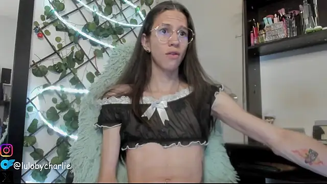 Snapshot of vodkadelulo chatting on February 27, 2026, 5:29 am vodkadelulo online show from February 27, 2026, 5:29 am