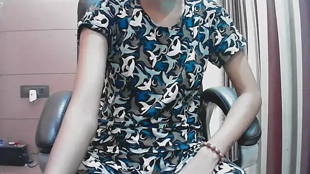 collage hoty online show from October 2, 2025, 4:43 pm