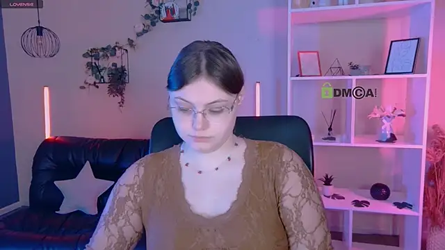 nikole kitt online show from June 1, 2026, 7:02 pm
