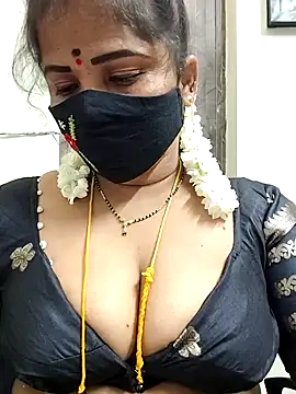Snapshot of gaurika18 chatting on June 22, 2026, 4:48 pm gaurika18 online show from June 22, 2026, 4:48 pm