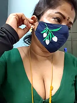 gaurika18 online show from June 28, 2026, 9:43 pm