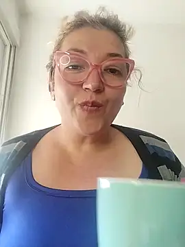 Naty Mature  online show from October 28, 2025, 2:38 pm