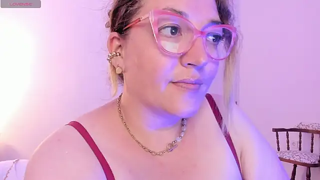 Snapshot of Naty_Mature_ chatting on July 5, 2026, 8:37 pm Naty Mature online show from July 5, 2026, 8:37 pm