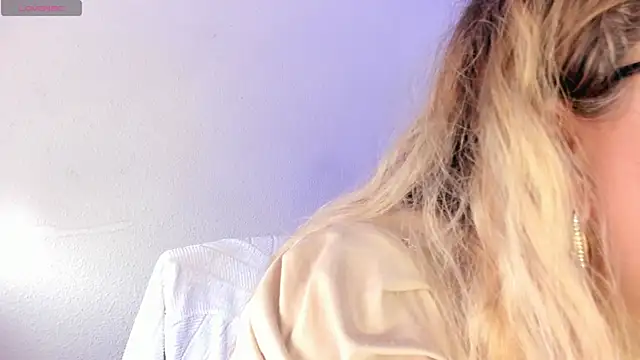 Naty Mature  online show from April 23, 2026, 5:25 pm