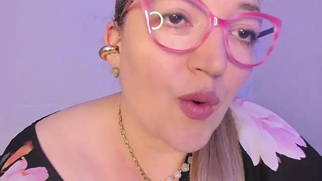 Naty Mature  online show from November 5, 2025, 5:16 pm