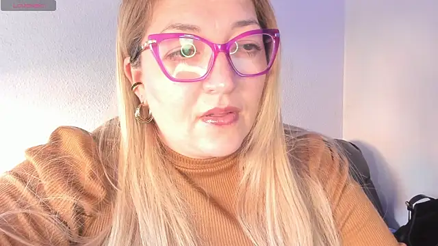 Naty Mature  online show from May 6, 2026, 5:28 pm