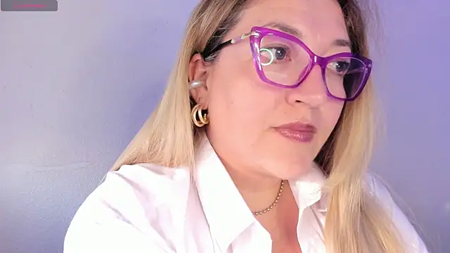 Naty Mature  online show from May 3, 2026, 6:22 pm