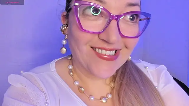 Naty Mature  online show from February 19, 2026, 7:33 pm